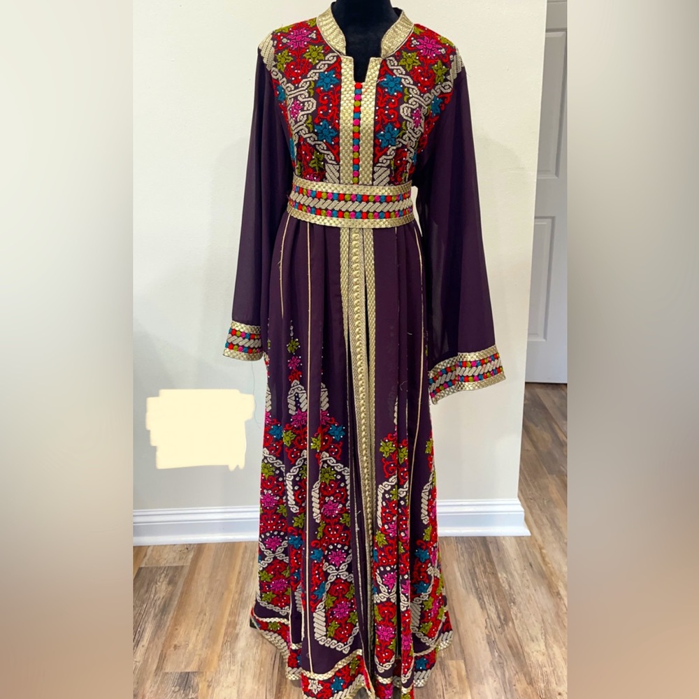 Machine embroidered purple dress/thob, adjustable waist tie